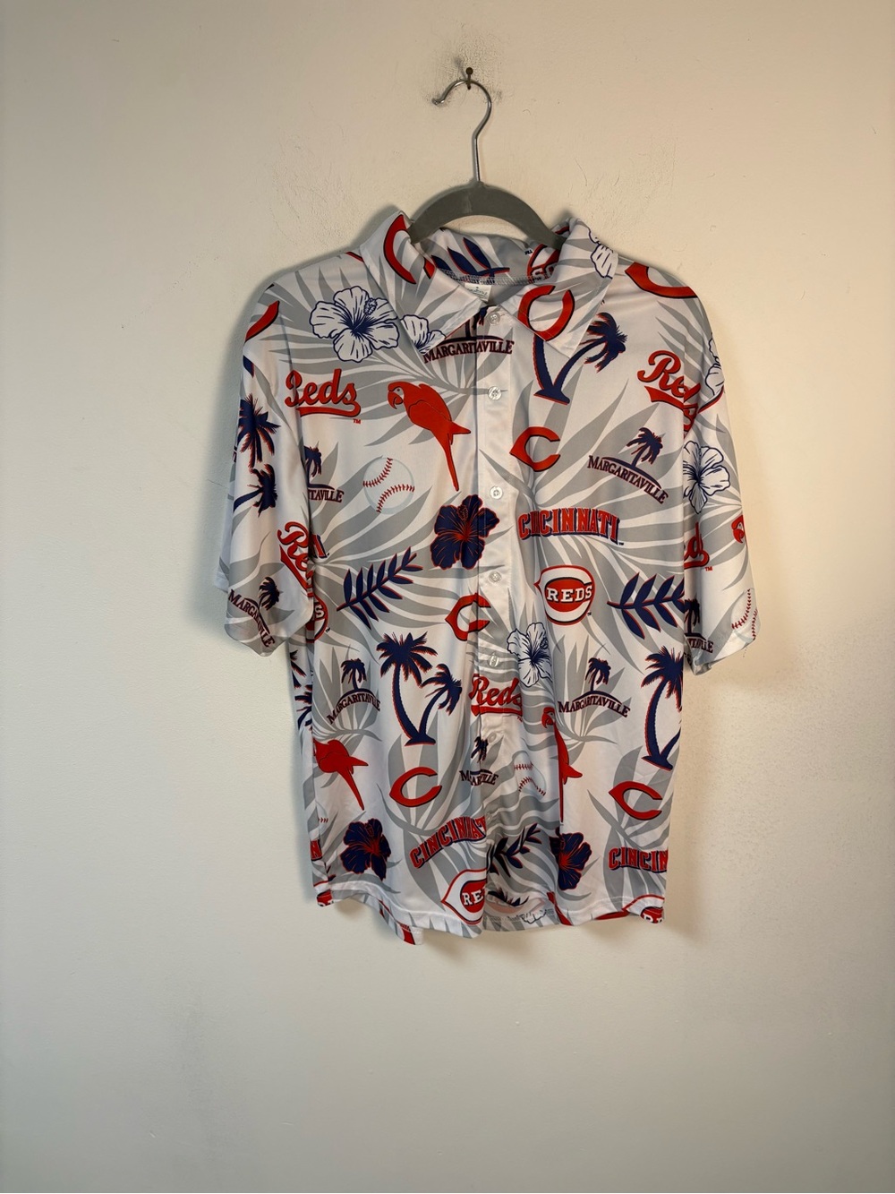 Margaritaville Men’s Cincinnati Reds Tropical Logo Button-Up Shirt Medium